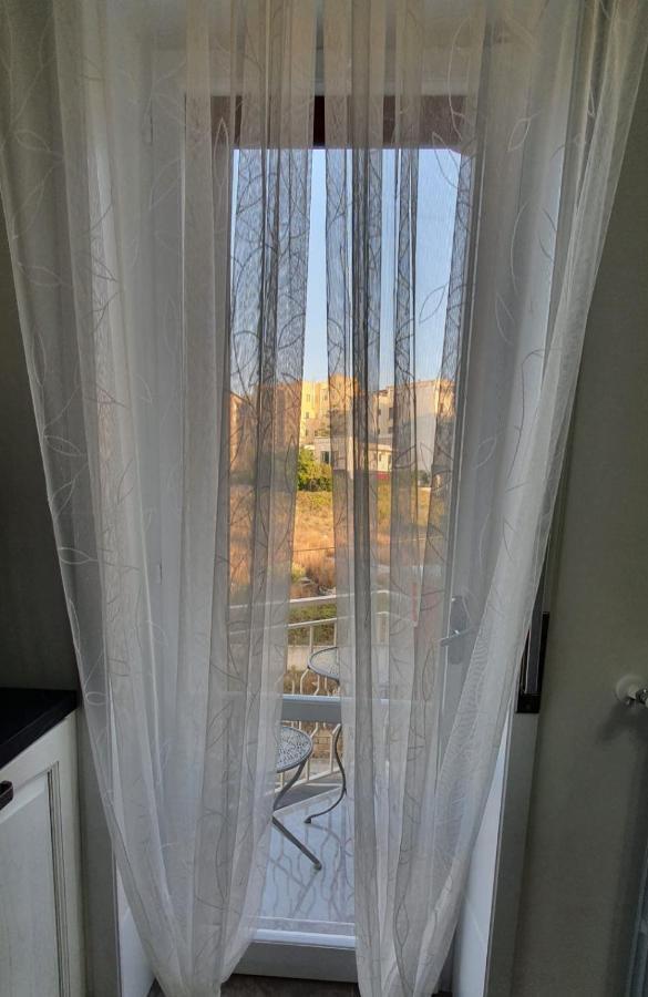 Apartment Silver *