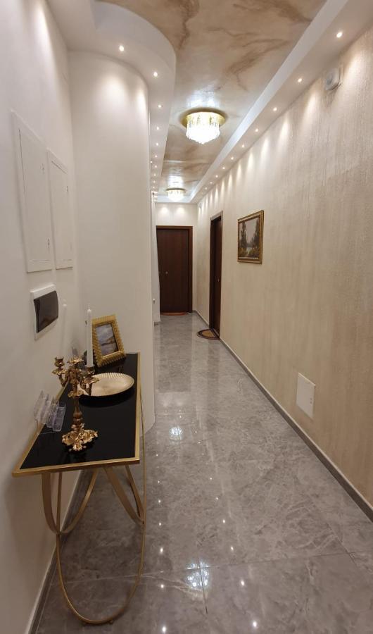 Silver Apartment